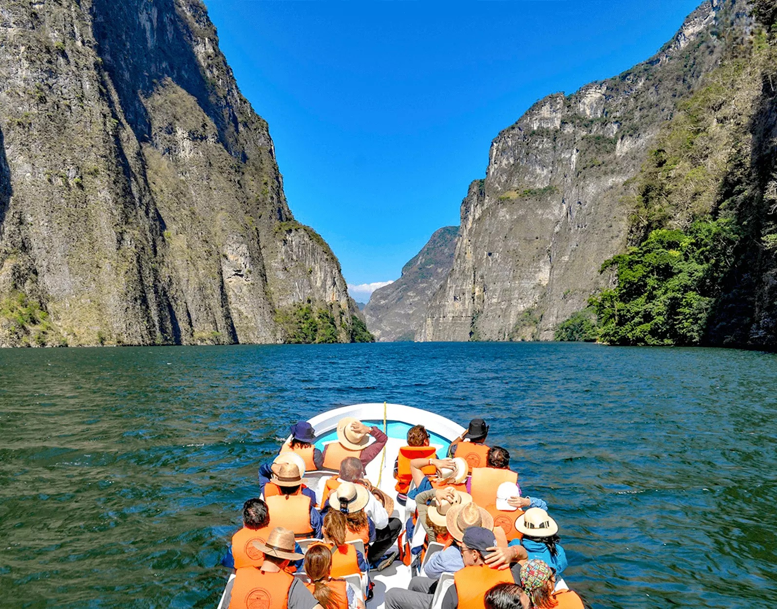 Recorrido en lancha por el Cañón del Sumidero